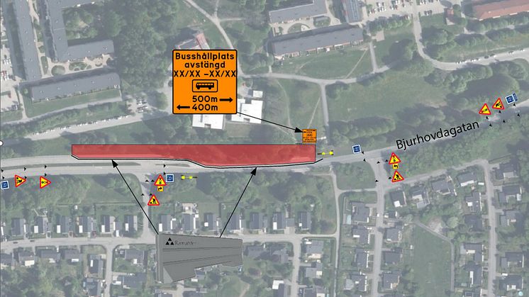 En ny bussfil ska byggas vid Kungshögsgatans busshållplats. Bjurhovdagatan regleras med trafikljus vilket gör att det kan bildas köer.
