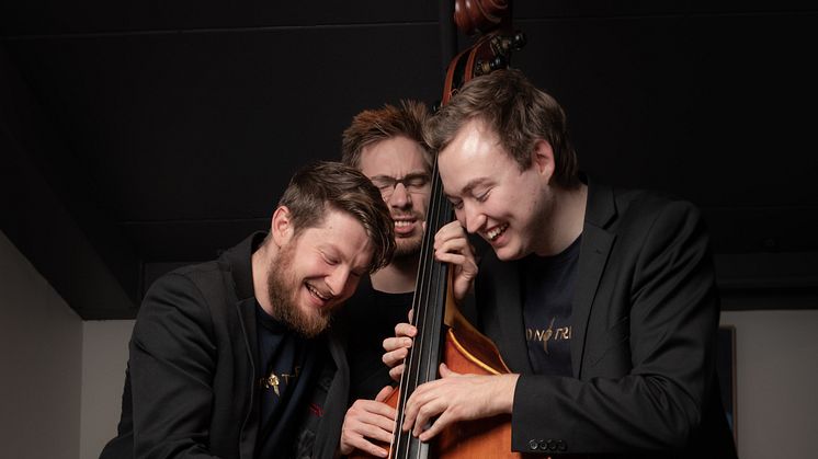 Lars Marius Hølås, Eivind Rossbach Heier og Jostein Bolås Brødreskift utgjer Trio no Treble. Foto:Ole Wuttudal