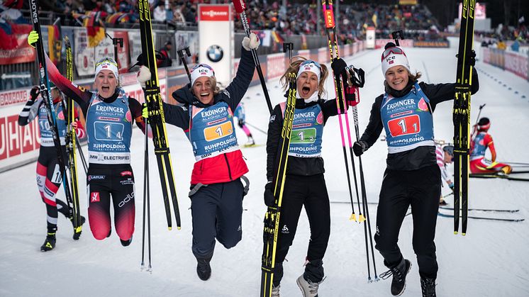 UBESEIRET: De norske skiskytter-kvinnene er ubeseiret på stafett sesongen 19/20. Foto: Sondre Hensema Eriksen/Norges Skiskytterforbund