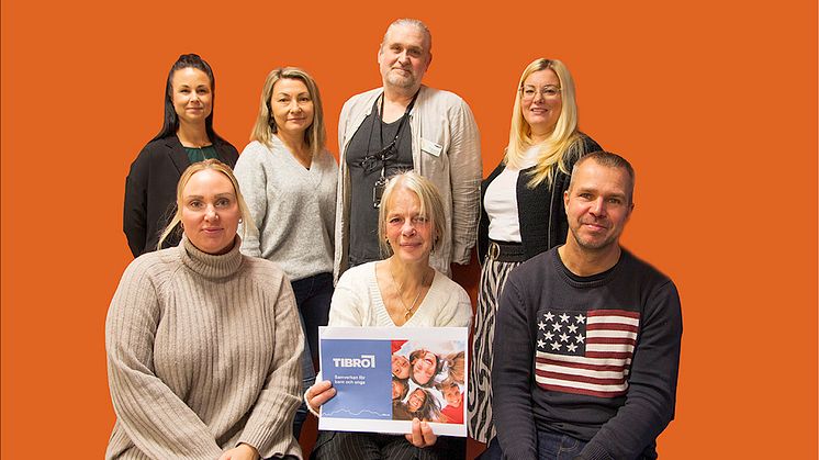 I Tibro kommuns SAMBU-team ingår Marie Fredén, Sylvia Schmid, Pär Fredriksson Beijer, Marieh Blomquist, Angelika Redenhov, Maria Lundin och Henrik Jernetz.