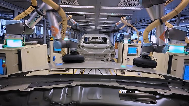 Avancerede robotter finpudser Ford Fiesta til perfektion