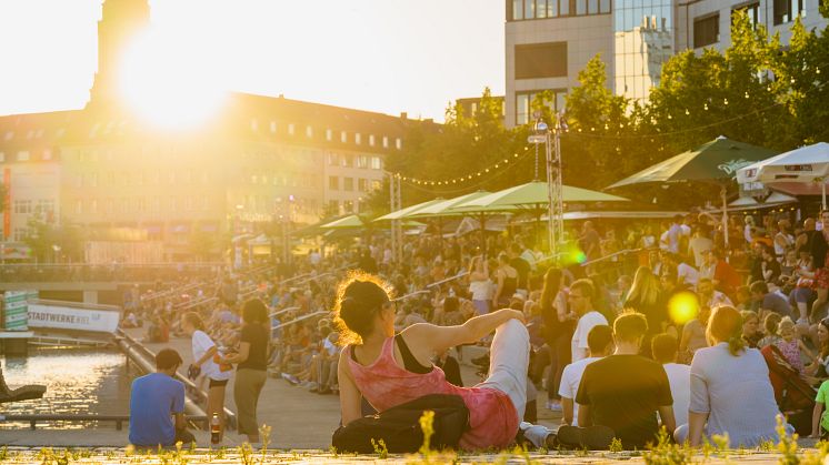 Kiel ist zu jeder Jahreszeit beliebt. Die Kombination aus Stadt - Strand - Meer, Veranstaltungen und Shoppen passt!