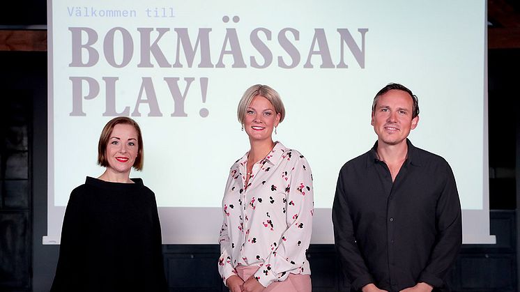 Från vänster: Annica Andersson, redaktör skola och bibliotek, Frida Edman, mässansvarig och Oskar Ekström, programchef, Bokmässan. / Foto: Karina Ljungdahl