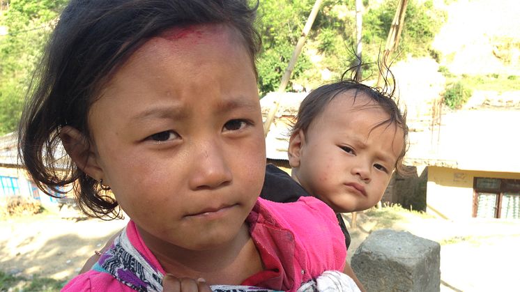 Nepal jordbävning 2015 barn