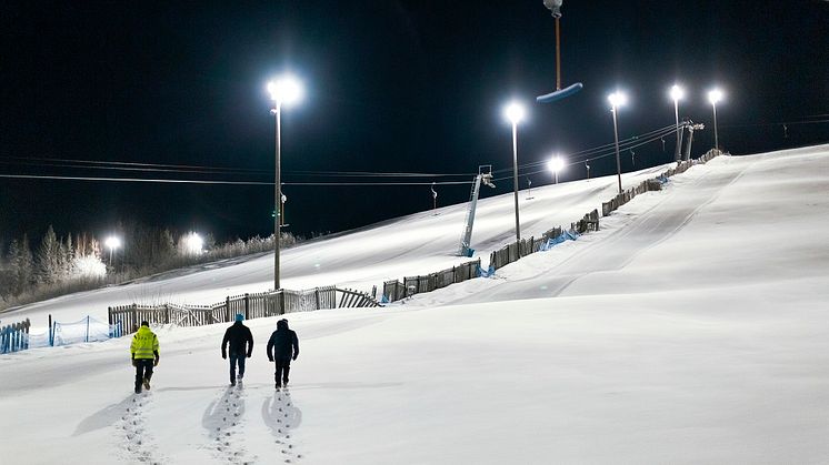 Cardi T-150 lyser upp i liften i Måttsundsbacken i Luleå kommun.