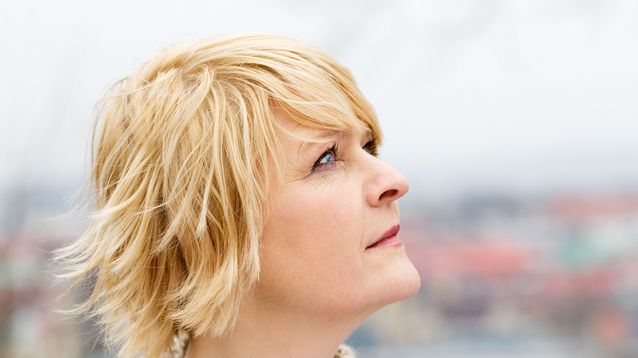 Artisten och skådespelerskan Åsa Gustafsson släpper sitt första album ”Orsak och verkan” release den 26 mars 2014!