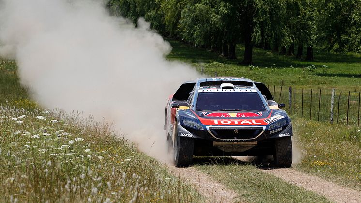 Peugeot 2008 DKR kör för seger i Dakarrallyt 