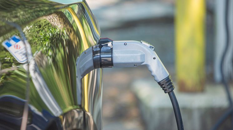 New electric vehicle registrations continue to rise - RAC comment