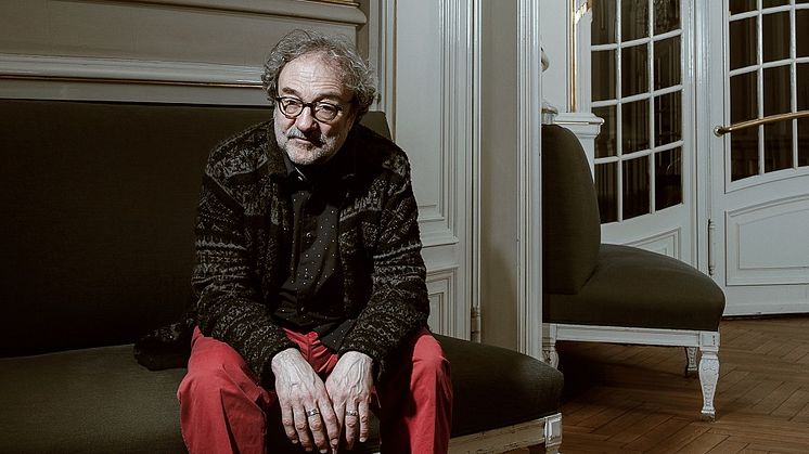 Den sveitsiske regissøren og komponisten Christoph Marthaler mottar Den internasjonale Ibsenprisen fredag 14. september. Foto: Dominik Odenkirchen.