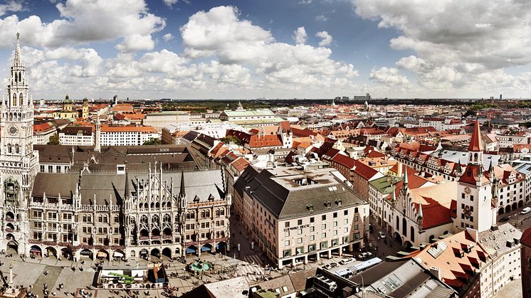 München: Det nye rådhus, Marienplatz og Frauenkirche, Panorama © DZT / Christof Herdt