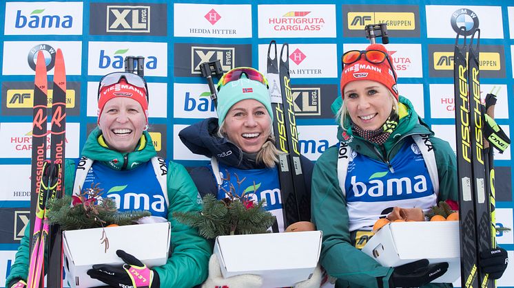 I fjor gikk Tiril Kampenhaug Eckhoff inn til første plass på sprinten for kvinner. Tyske Franziska Hildebrand fikk 2.plass og Karolin Horchler, også tysk, kapret 3.plassen (t.h.) Foto: Berit Roald / NTB scanpix