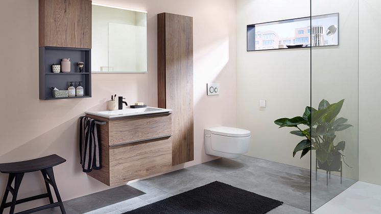 Kylpyhuone on yhtä aikaa tyylikäs ja käytännöllinen, kun tilassa on riittävästi fiksuja säilytysratkaisuja. Uuden Geberit iCon -kalustesarjan laaja valikoima tuo vapautta kylpyhuoneen suunnitteluun.