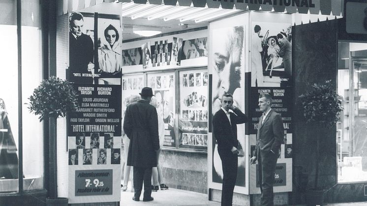 Palladium i Malmö firar 100 år! Så här såg entrén från Södergatan ut 1963. Filmen:  “Hotel International” med bl.a. Elisabeth Taylor och Richard Burton.  Foto©Lars Löfberg