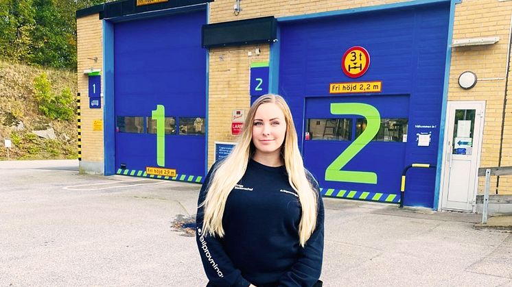 Frida Pöllänen är ny stationschef för Bilprovningen i Karlshamn.  Foto: Bilprovningen