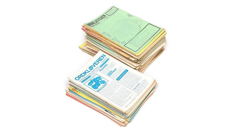 En sjælden samling på mere end 180 udgivelser af Christianias ugeavis Ordkløveren fra 1971-77 går til kamp mod systemet gennem artikler, essays og tegninger.