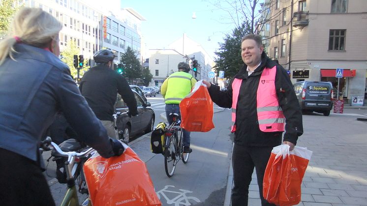 Per Ankersjö tackar Stockholms cyklister