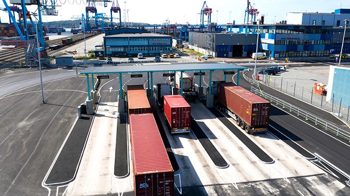 Hos APM Terminals tar det i snitt 25 minuter för lastbilen att utföra sitt ärende på terminalen. Snittet i Europa ligger på 56 minuter. 