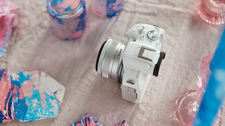 EOS R50-ambient-high-angle-white-camera-marbling-setup