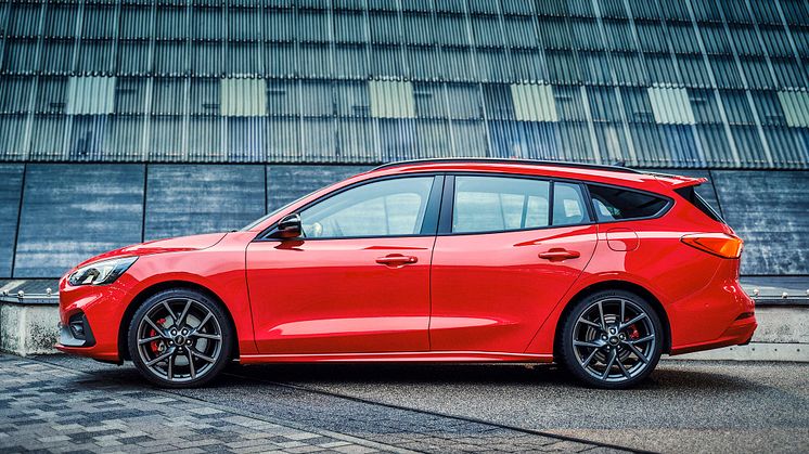 Erste Bilder des neuen Ford Focus ST Traveller