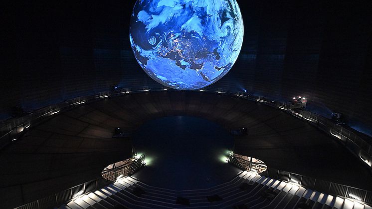 Die Erdskulptur im Gasometer Oberhausen ist nicht das Einzige, was sich an der ExtraSchicht in Oberhausen zur Bühne verwandelt © Thomas Wolf