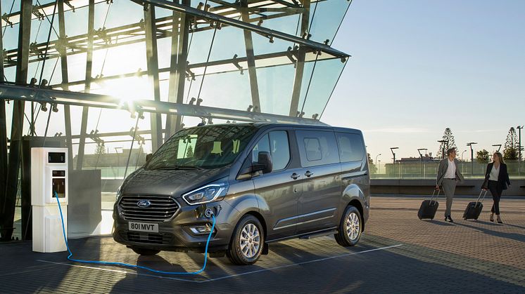 Fords åttasitsiga Tourneo Custom plug-in-hybrid erbjuder både nollutsläppskapacitet och långa körsträckor. 