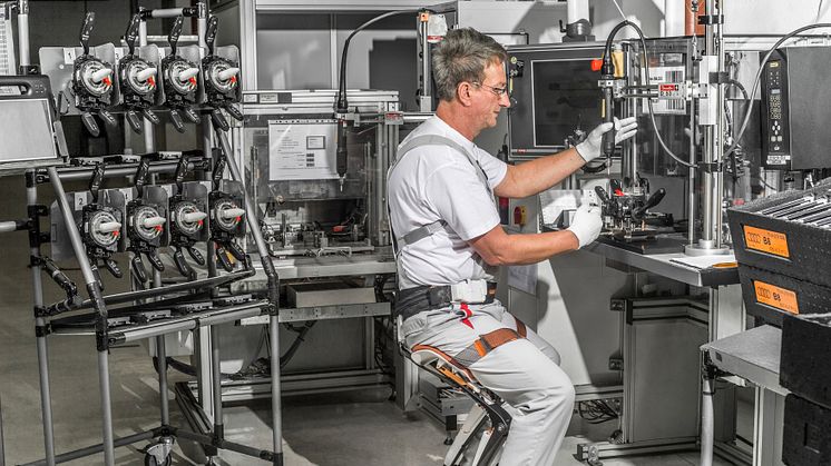 Chairless Chair for improved ergonomics in Audi’s production plants (26-02-2015)