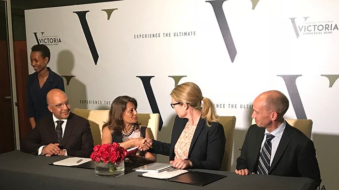 Maria Håkansson, CEO, Swedfund and Ketaki Sheth, Chairperson of the VCB Board, during the signing in Nairobi. To the left Dr Yogesh Pattni, CEO, VCB. To the right Jonas Armtoft, Senior Investment Manager, Swedfund.  