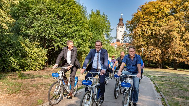 nextbike-Fahrradtour mit Leipzigs Oberbürgermeister Burkhard Jung (m.)