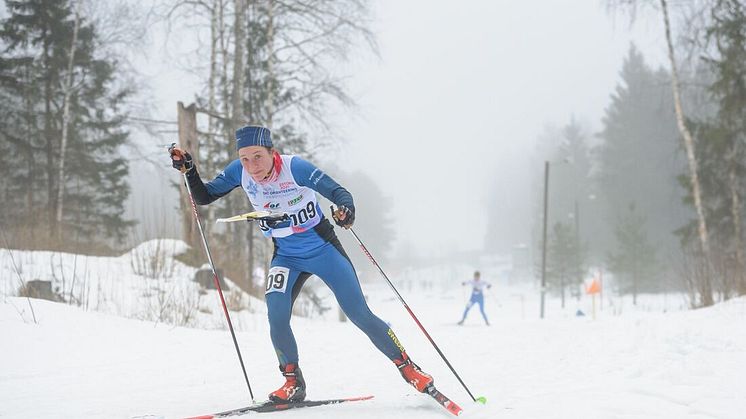 Lisa Larsen i skidspåret vid VM-tävlingen tidigare i år. Foto: Donatas Lazauskas