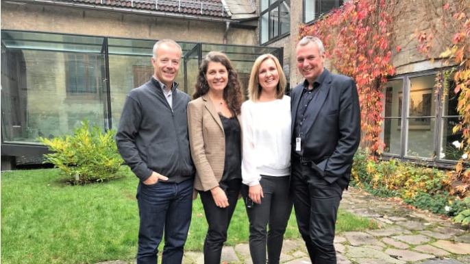 Styrelederne i henholdsvis Grønn Byggallianse og NGBC, Roy Frivoll og Rolf Thorsen, flankerer daglige lederne Katharina Bramslev og Kjersti Folvik. Foto: Siri Dobloug