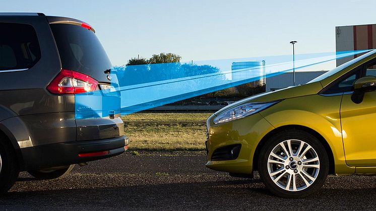 Den nya säkerhetstekniken till Ford Fiesta ‘Active City Stop’ tar och analyserar 15 bilder på ett ögonblick 