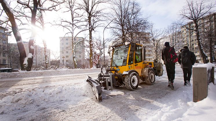 ﻿Svevia sköter underhållet för vägar, gator samt allmänna ytor inom Huddinge kommun. Foto: Rickard Kilström