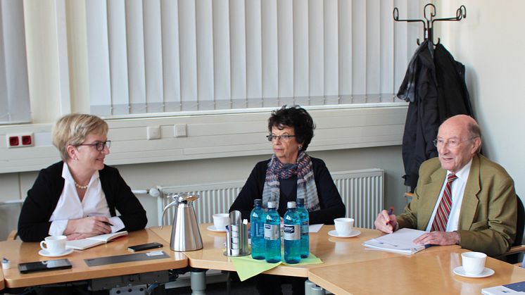 Dr. Richard Fagot und seine Ehefrau Elda im Gespräch mit TH-Präsidentin Prof. Dr. Ulrike Tippe.