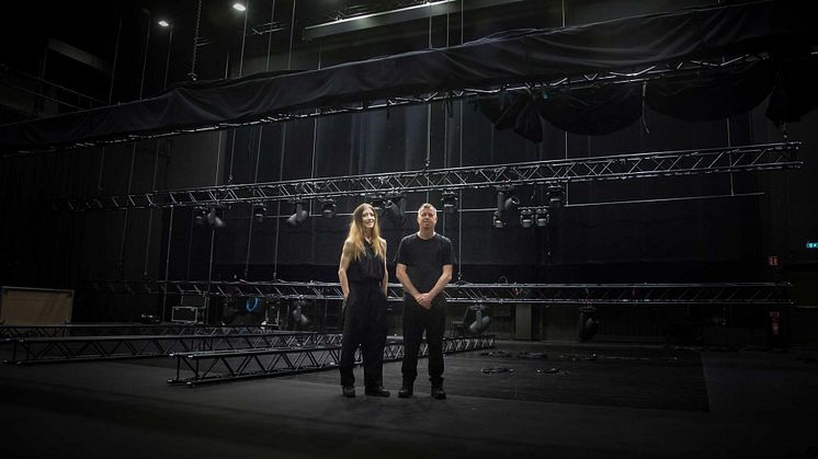 Art of Spectra med Peter Svenzon och Ulriqa Fernqvist i spetsen kommer att skapa ett multiverk för Sparbanken Blackbox med premiär hösten 2022.