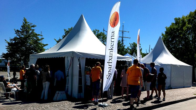 Sparbankernas tält i Almedalen 2015