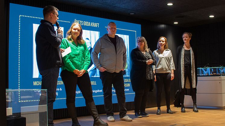 Offentliggörande av de tre nominerade till priset Årets goda kraft på galabar torsdag 9 februari. Från v. Håkan Eng, Michaela Andersson, Birger Lundell, Petra Stenqvist, Charlotta Persson och Lisa liv