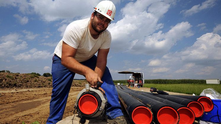 Die Bayernwerk Netz GmbH hat den Antrag zur Planfeststellung für den Neubau einer Erdkabelleitung bei Bachl im Landkreis Kelheim eingereicht. Der Bau ist nach Abschluss der Genehmigung 2023 vorgesehen.