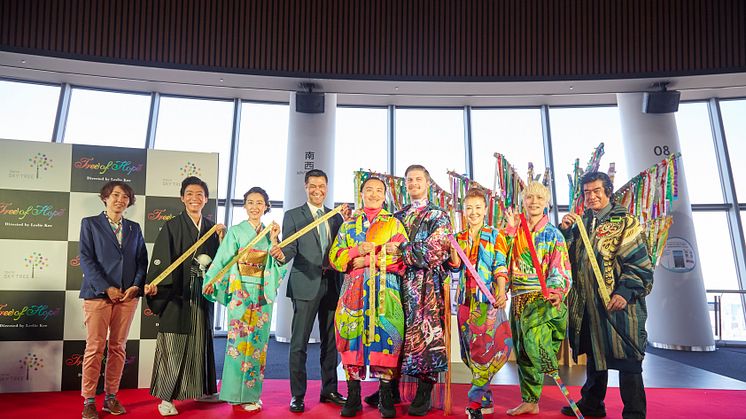 W1SH RIBBON DISCOVER & CONNECT THE WORLD press conference photo (From left to right: Manami Kosugi, Sho Ikushima, Natsuki Kunimoto, Michael Turner, Leslie Kee, Joshua Ogg, Azuma Chizuru, Kouichi Ohmae, Hiroshi Fujioka)