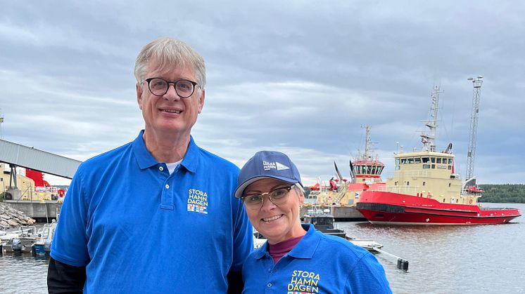 Till vänster Göran Carlsson, tillförordnad vd för Luleå Hamn, och Birgitta Brun, Verksamhetskoordinator för Luleå hamn.