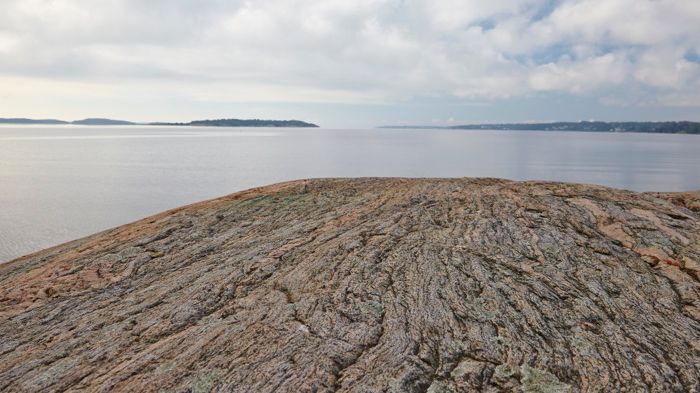 I år har fyra kommunala badplatser i Kungsbacka kommun blivit klassade med sämre badvatten än vad de tidigare haft. Det innebär att kommunen behöver ta reda på orsaken till att badvattnet fått en sämre klassning. 