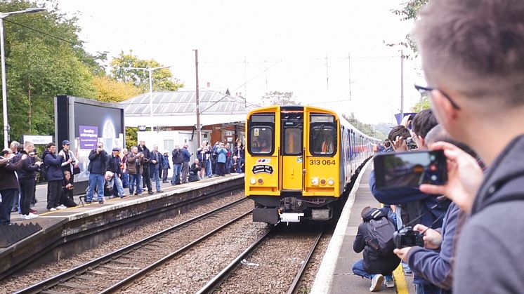 Crowds gathered at Hertford North station to see the Class 313. MORE IMAGES AVAILABLE TO DOWNLOAD BELOW