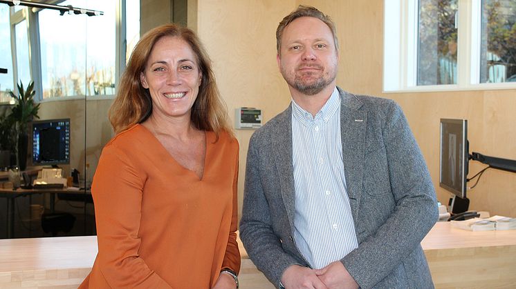 Pia Tymberg och Henrik Hägglund hjälper koncernbolag och större organisationer med kompletta lösningar för ekonomi- och HR-system 