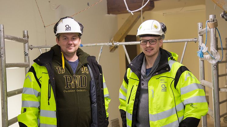 Peter Nitka och Max Jensen är arbetsledare respektive servicechef och tycker att projektet, som ska besiktigas 9 april, är annorlunda och kul. 