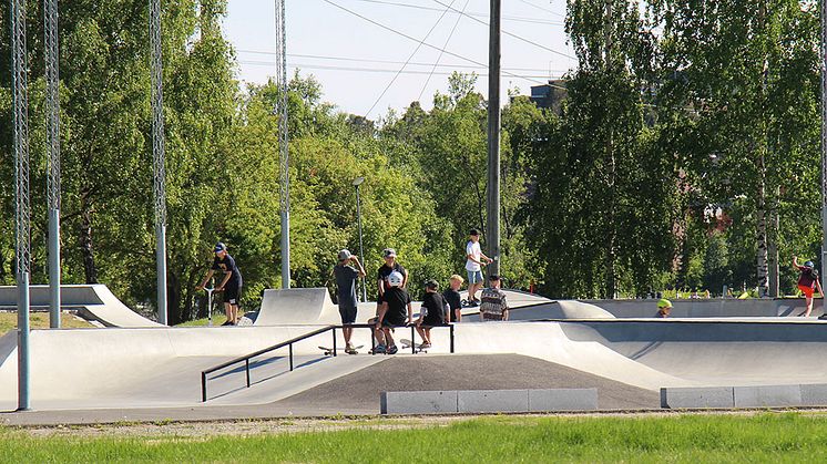 Aktivitetsparken vid Norrstrand samlar många unga.   Foto: Anna Stamblewski