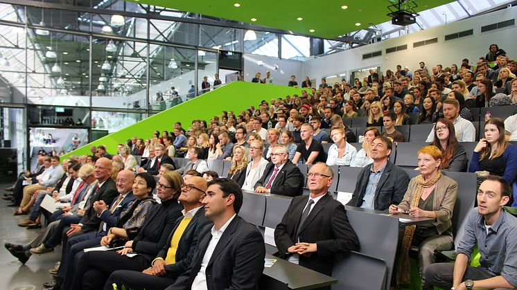 Bis auf den letzten Platz gefüllt: das Audimax im Hörsaalzentrum Halle 17.