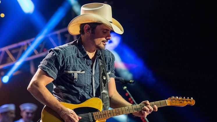 COUNTRYSTJERNEN BRAD PAISLEY TIL NORGE!