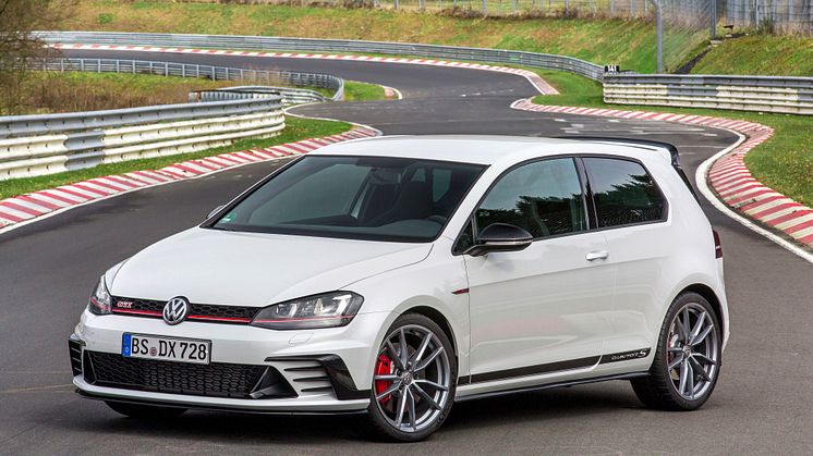 Volkswagen auktionerar ut fyra unika Golf GTI Clubsport S – överskottet går till Bris