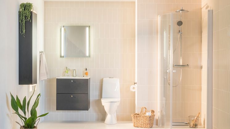 Vuonna 2018 kylpyhuoneen kalusteissa on kulmikkuutta ja selkeitä linjoja, ja tila muodostaa kevyesti sisustetun kokonaisuuden.  