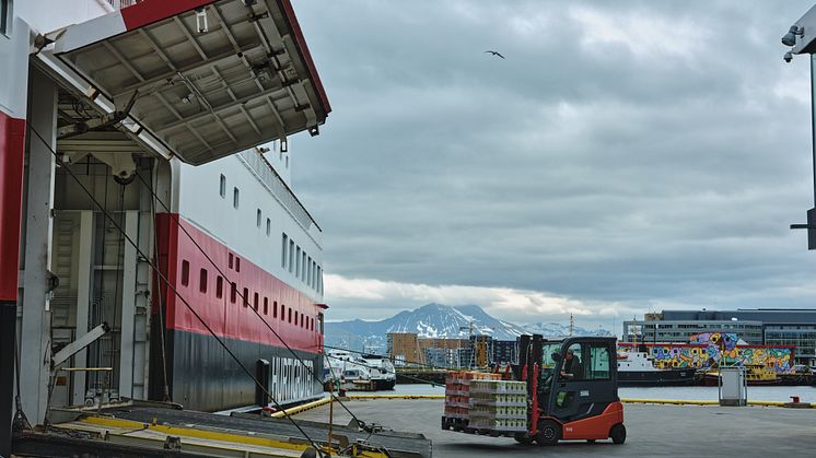 Cargo_Tromso_MS_Polarlys_150633_Photo_Kristian_Dale_Hurtigruten.jpg