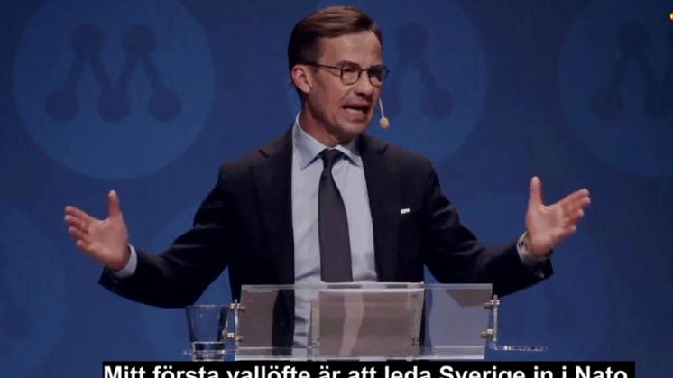 Hur har Sveriges suveränitet kunnat urholkas på det sätt som skett genom EU-medlemskapet och hur är det möjligt att de nu aktuella maktöverföringarna är på gång att förverkligas utan någon som helst demokratisk förankring hos svenska folket?
